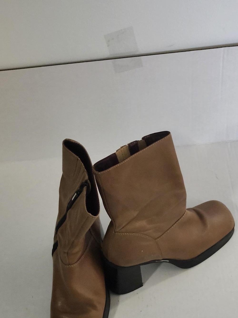 Tommy Hilfiger Brown Mid-Calf Heeled Vintage 90s Tan Leather Y2K